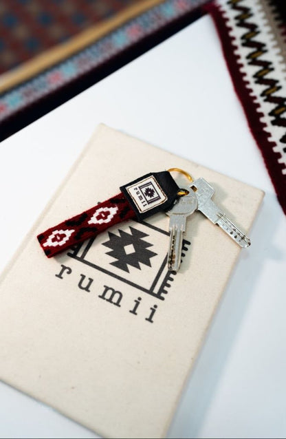 Göz Motifli El Dokuması Kilim Anahtarlık (Bordo)