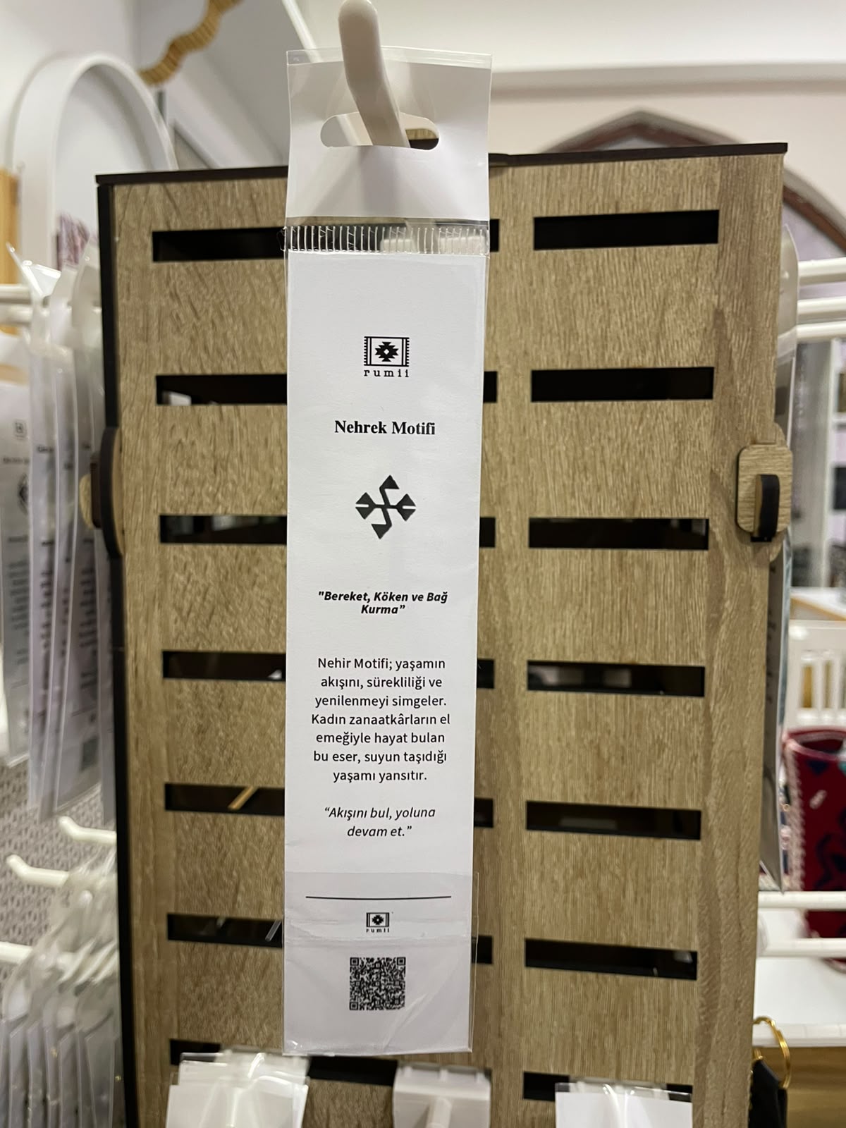 Nehrek Motifli El Dokuması Kilim Anahtarlık