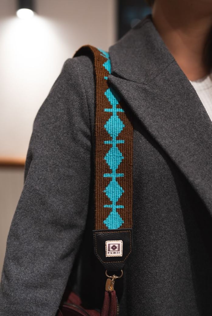 Kurt Gözü Motifli El Dokuması Kilim Askı