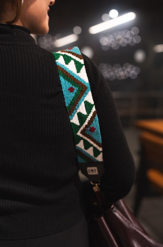 Renkli Dağ Bordür Motifli El Dokuması Kilim Askı