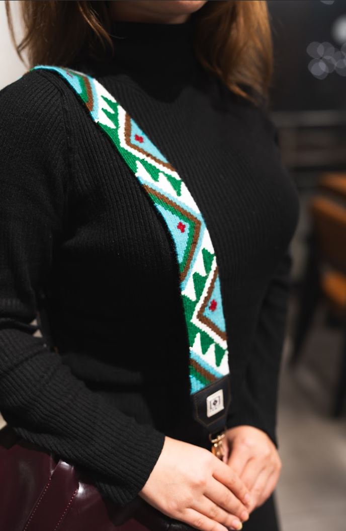 Renkli Dağ Bordür Motifli El Dokuması Kilim Askı