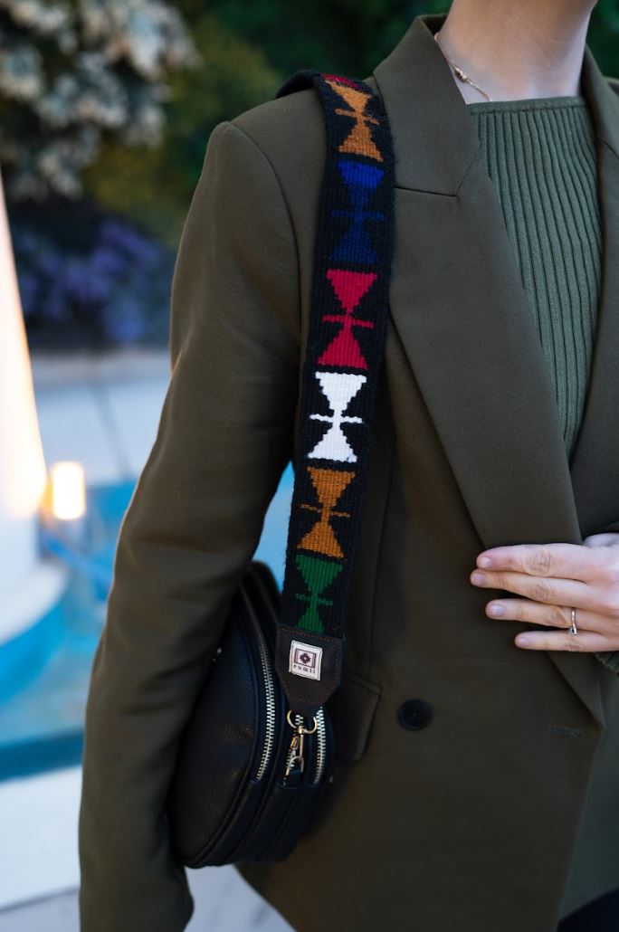 Kelebek Motifli El Dokuması Kilim Askı